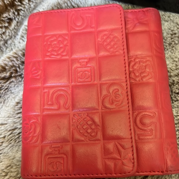 Authentic Chanel leather icon line wallet with red Lambskin leather - Picture 10 of 11